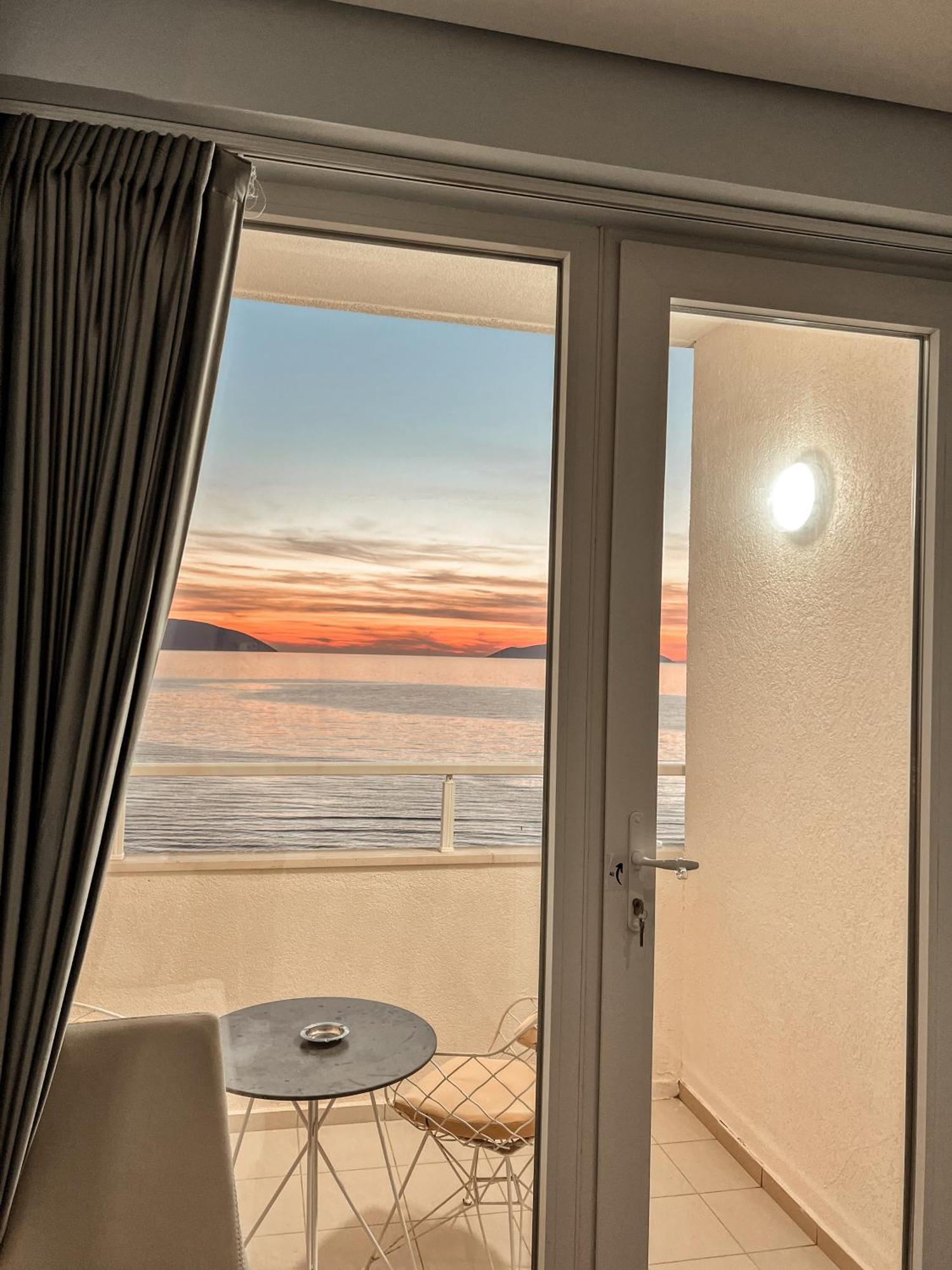 Maxi Room Vlorë 外观 照片