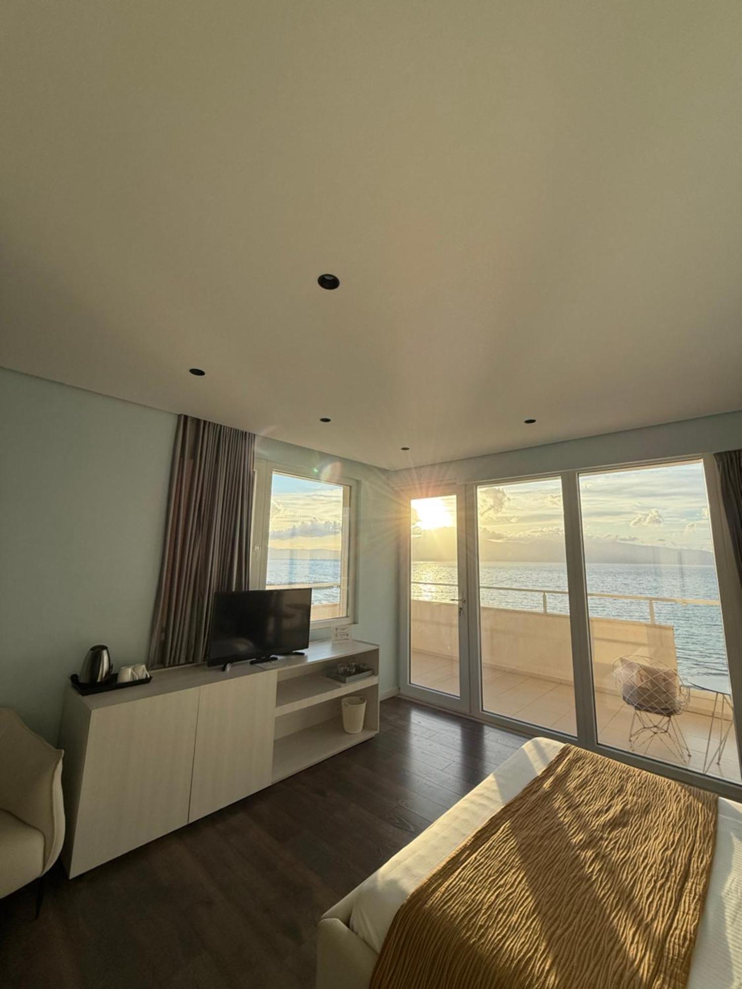Maxi Room Vlorë 外观 照片